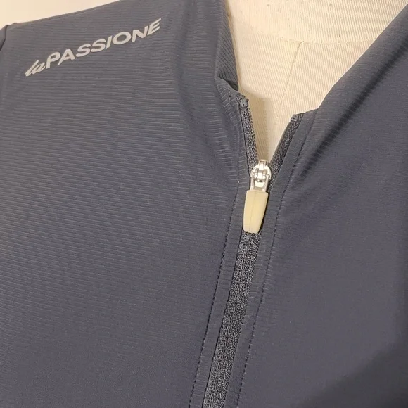 Women's Gray Cycling Top - Picture 3 of 5